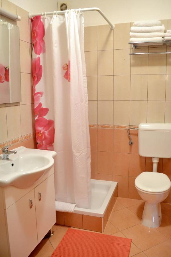 Family Friendly Apartments With A Swimming Pool Supetarska Draga - Donja, Rab - 2019 外观 照片