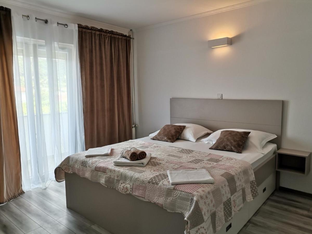 Family Friendly Apartments With A Swimming Pool Supetarska Draga - Donja, Rab - 2019 外观 照片