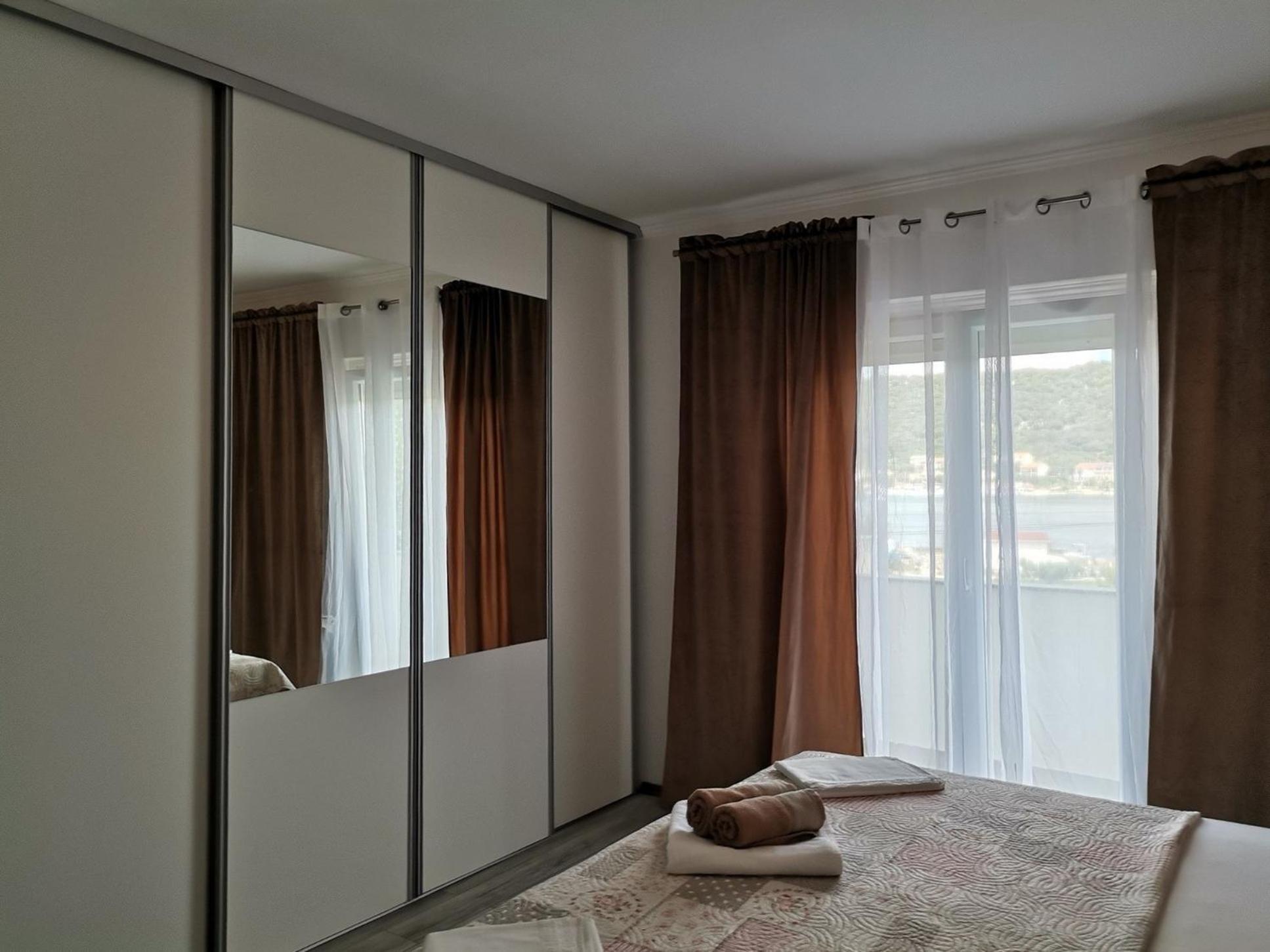 Family Friendly Apartments With A Swimming Pool Supetarska Draga - Donja, Rab - 2019 客房 照片